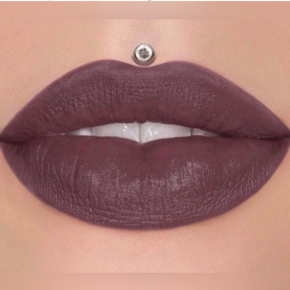 MOUSETRAP New in Box Jeffree Star Velvet Trap Lipstick Gray Mauve